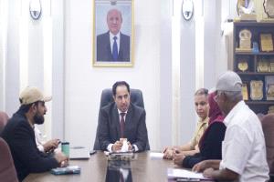 وزير الشباب والرياضة يوجه بسرعة إنجاز مراجعة وطباعة كتاب "أوراق كشفية من تاريخ الكشافة اليمنية"
