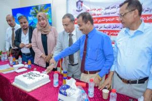 رئيس جامعة عدن يشيد بجهود كلية التربية في تطوير مهارات طلبة رياض الأطفال
