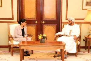 تحركات دبلوماسية مكثّفة في مسقط وعدن لتعزيز الإصلاحات الحكومية ودعم جهود السلام في اليمن