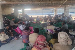 مدير عام هيئة المصائد السمكية بشبوة يلتقي صيادي الحاوي للحفاظ على التوازن الغذائي