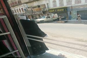 عاجل : الشرطة تبدأ فتح الخزنة الغامضة في كريتر بحضور النيابة العامة