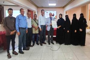 افتتاح دورة تدريبية عن العمل التطوعي.. وكيل وزارة الصحة يثمن جهود الدكتور عمر بامحسون برعاية الطلاب المتفوقين