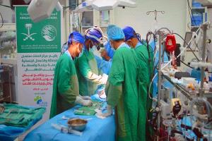 الفريق الطبي التطوعي يجري 43 عملية قلب مفتوح وقساطر قلبية بمدينة المكلا