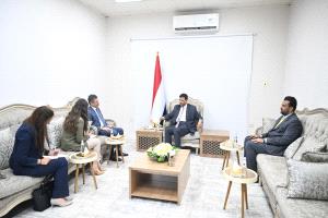 عضو مجلس القيادة الرئاسي الدكتور عبدالله العليمي يلتقى سفير الولايات المتحدة لدى اليمن