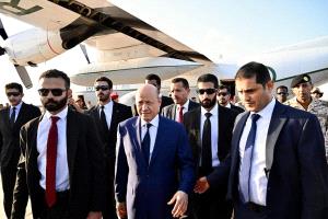 الرئيس العليمي يؤكد من عدن أهمية التركيز على أولوية استعادة وبناء المؤسسات وتخفيف المعاناة