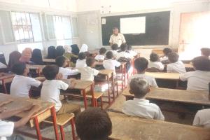 رئيس قسم التوجيه بمكتب تربية مودية يزور مدرستي الصرة والفريض ويطّلع على سير العملية التعليمية