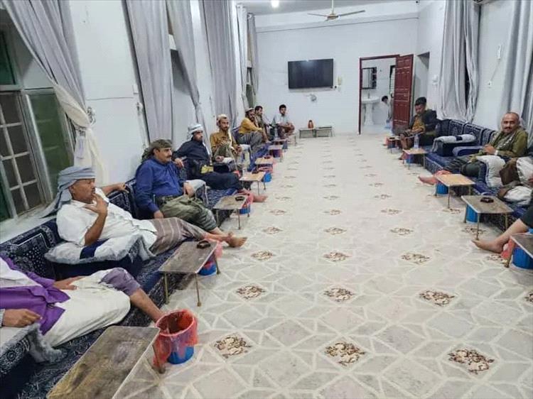 مدير شرطة شبوة يؤكد رفض أعمال الاختطاف ويشيد بدور الوساطة القبلية في الإفراج عن رجل الأعمال يسلم باعلي