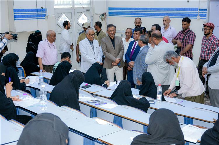 لملس ولصور يتفقدان امتحانات المفاضلة بكلية طب الأسنان