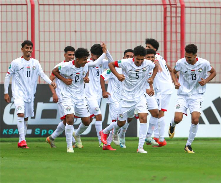 عادل عباس يقود اليمن إلى المربع الذهبي بثنائية مستحقة في شباك الكويت