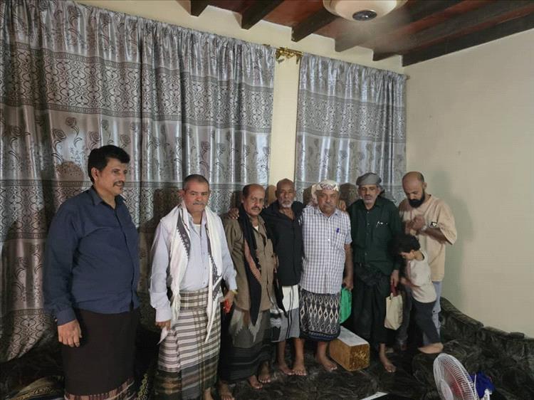 جمعية حالمين في عدن تزور العقيد محسن خالد أحمد التامي