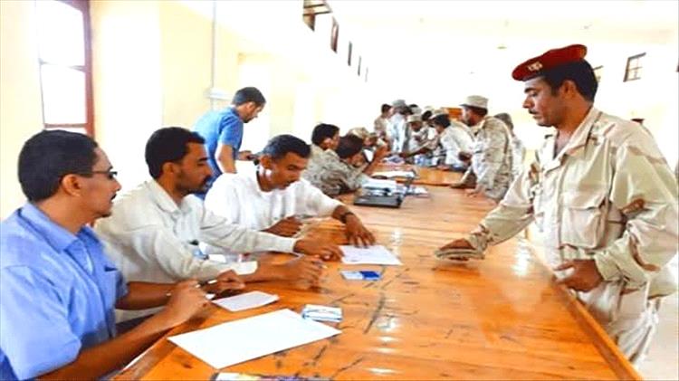 أربعة أشهر بلا مرتبات.. معاناة العسكريين تتفاقم وسط غياب الحلول