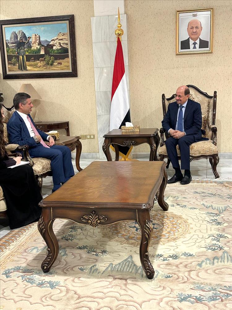 وزير الخارجية للسفير الأمريكي: صنعاء لم تعد بيئة آمنة.. المليشيا حولتها إلى سجن للمنظمات الدولية
