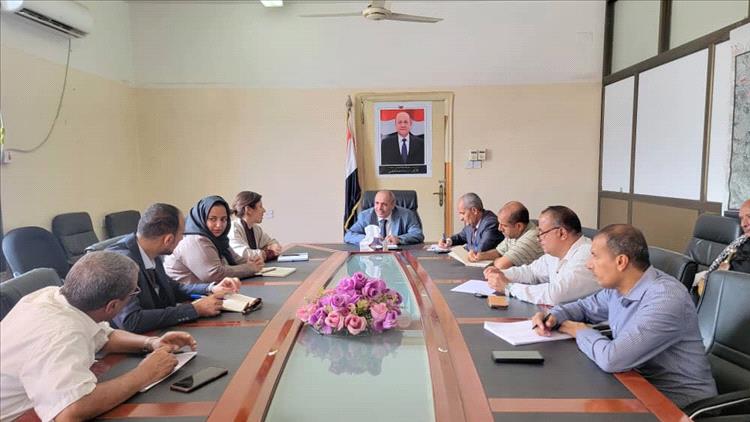 وكيل أول محافظة تعز يلتقي فريق التواصل الاستراتيجي والإعلامي بمكتب المبعوث الأممي