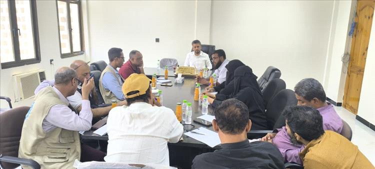 مدير  مكتب الزراعة بحضرموت يبحث مع وفد منظمة الفاو أوجه التعاون المشترك