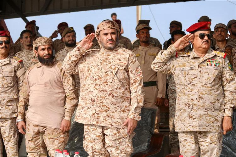 ‏بحضور وزير الدفاع.. عرض عسكري مهيب لقوات العمالقة الجنوبية