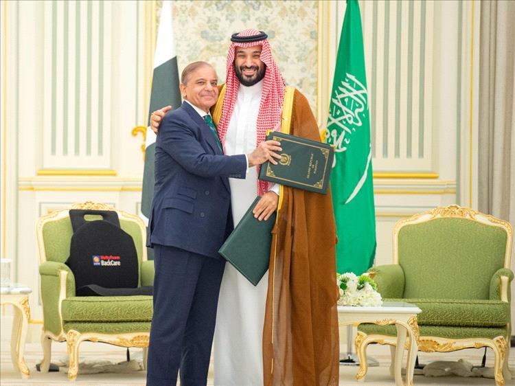 خطوة استراتيجية للسعودية واتفاق مفاجئ مع باكستان .. تفاصيل هامة