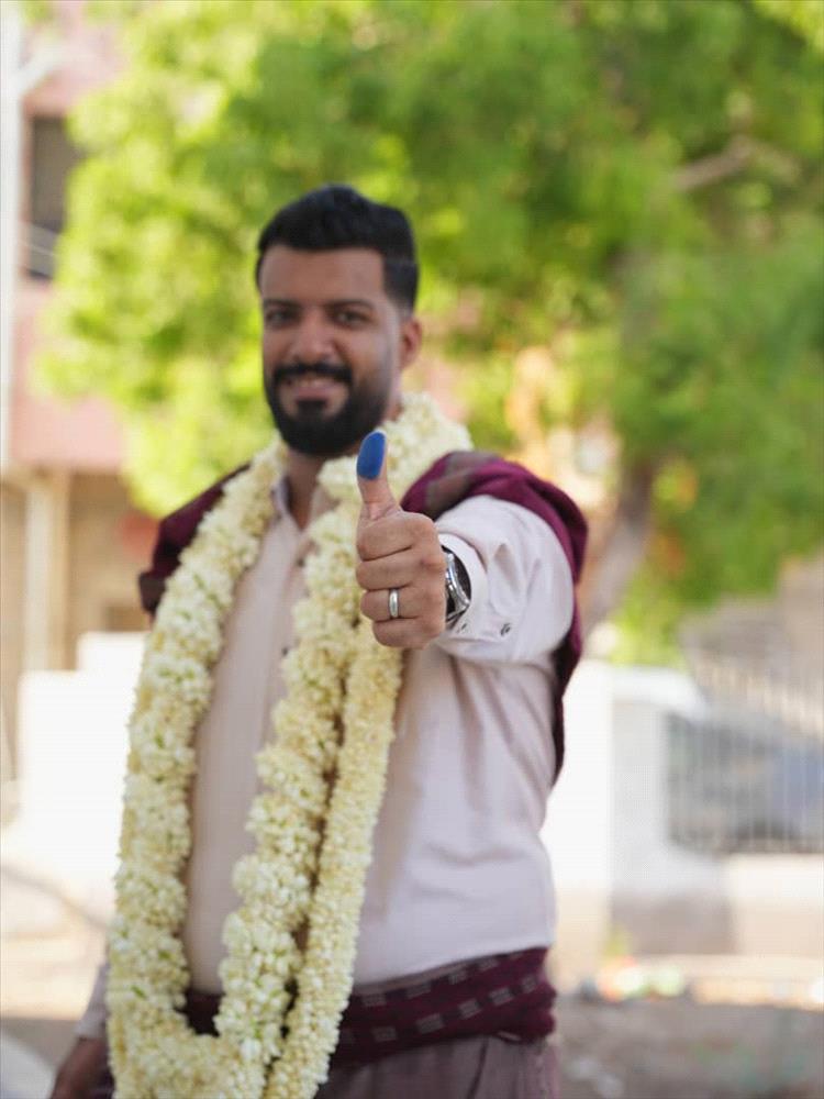 تهنئة للشاب رامي عبدالله بمناسبة عقد القران