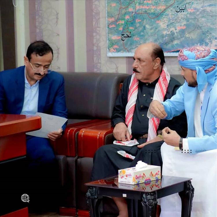 محافظ شبوة وهيئة المصائد يناقشان سبل تطوير القطاع السمكي