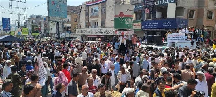 تصاعد الغضب الشعبي في تعز عقب اغتيال إفتهان المشهري
