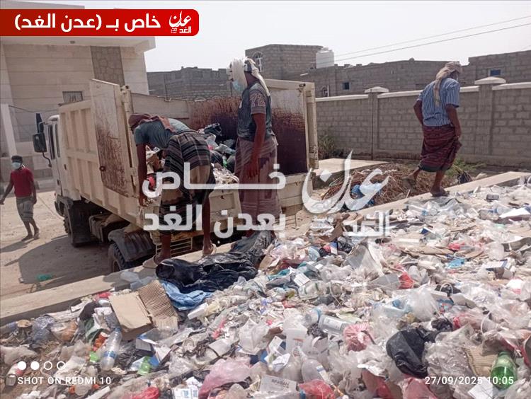 مدير مكتب الصحة بأحور يشيد بتوفير سيارة القمامة من صندوق النظافة