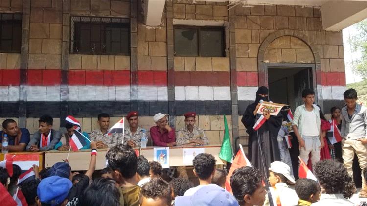 تعز.. مدرسة الأجيال مزاندة بمديرية مقَْبنة تحتفي بالذكرى الـ 63 لثورة 26 سبتمبر المجيدة