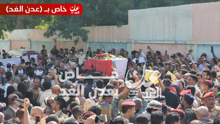 عاجل.. تشييع جثمان الشهيدة افتهان المشهري إلى مقبرة قرية الشباطي