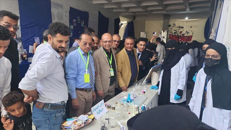 قسم الصيدلة بكلية الطب ينظم فعالية علمية ومعرضًا صيدلانيًا بمناسبة اليوم العالمي للصيادلة