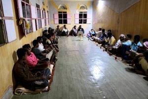 إدارة ولاعبي فريق الأنصار في زيارة للكابتن الصيني بامهيد بعد إجراء عملية جراحية ناجحة