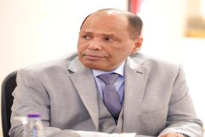 راشد : في المعالجة الاقتصادية يد الشرعية رخوة وامريكا حدودها هنا