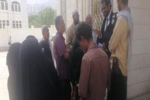 معلمو حضرموت يلجأون للقضاء لصرف رواتبهم