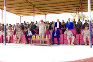 وزير الدفاع ومحافظ شبوة يشهدان عرض عسكري لوحدات دفاع شبوة ومحور عتق
