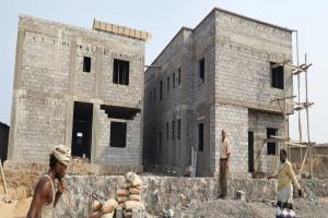 مدير عام ذو باب المندب يتفقد سير الأعمال الإنشائية لمشروع مركز باب المندب الصحي وسكن الأطباء
