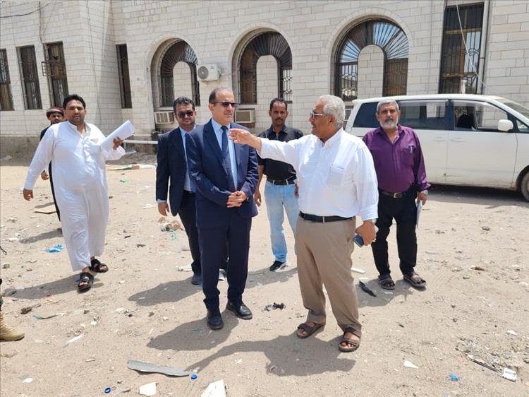 وزير الصحة يطلع على سير التجهيزات النهائية لمختبر جودة الأدوية والأعمال الإنشائية بالهيئة  العليا للادوية