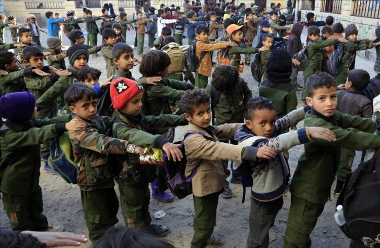 مدارس الحوثيين في اليمن... معسكرات تجنيد مبكّر