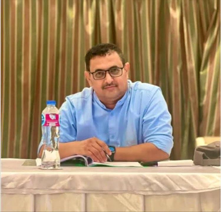 الأستاذ مشعل الداعري يبارك تنصيب الشيخ بازل الماحي شيخًا لقبيلة الداعري بردفان