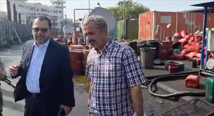 وزير الكهرباء  يجري زيارة ميدانية مفاجئة لمحطة الملعب ويوجه بإصلاح عدادات الوقود