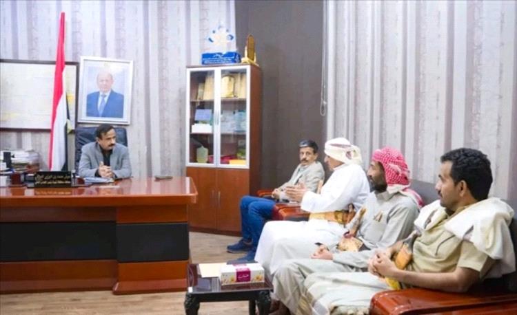 محافظ شبوة يشدد على صيانة منشآت قطاع (5) وتعزيز جاهزية الحقول