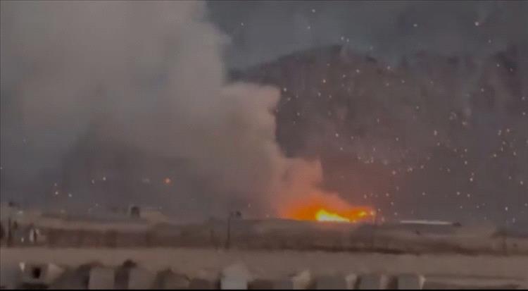 ترامب يهدد بمواصلة الهجمات على البنية التحتية المدنية في إيران