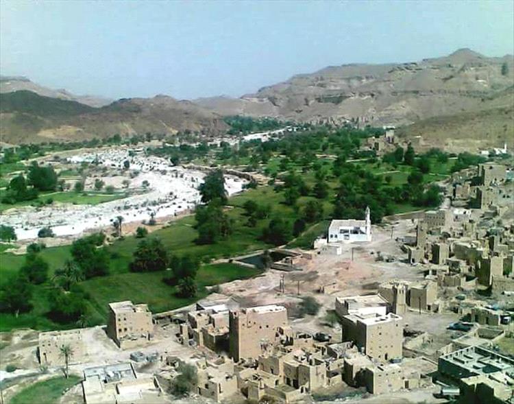 انقطاع الكهرباء عن جردان بشبوة منذ 10 أيام.. عجز عن إصلاح الأعمدة يفاقم معاناة السكان