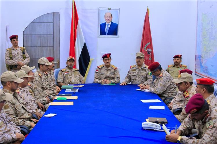 وزير الدفاع يشيد بدور هيئة العمليات في إدارة المعركة الوطنية