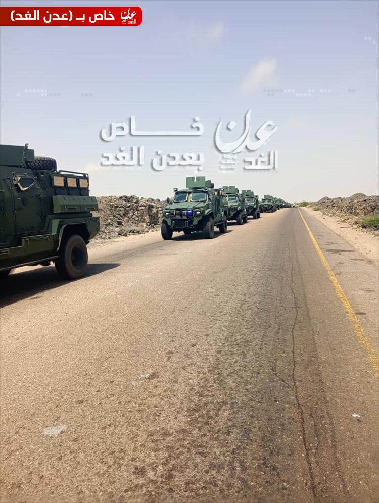تعزيزات عسكرية تصل عدن عبر منفذ الوديعة.. تحركات لافتة لقوات العمالقة