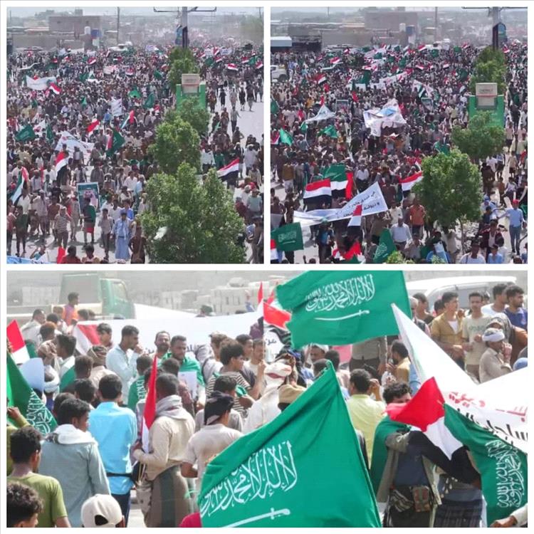 تظاهرة حاشدة في المخا تندد بالاعتداءات الإيرانية وتؤكد التضامن مع دول الخليج