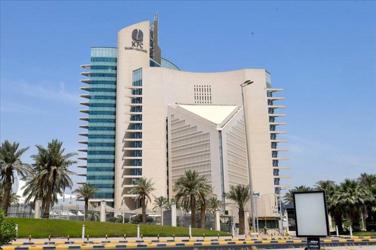 مؤسسة البترول الكويتية تعلن اندلاع حريق في مجمع القطاع النفطي إثر اعتداء بطائرات مسيرة ولا إصابات