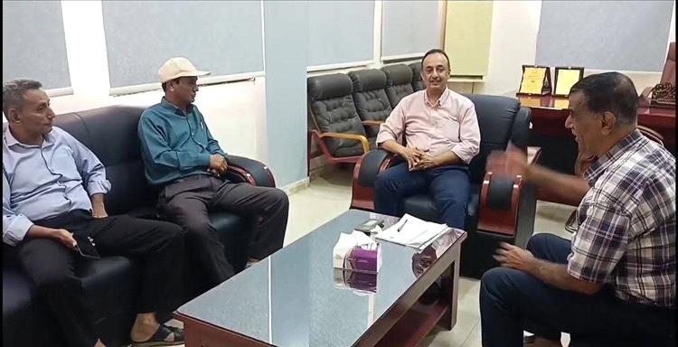 مدير عام صحة عدن يناقش مع جمعية الهلال الأحمر اليمني اوجة التعاون المشترك