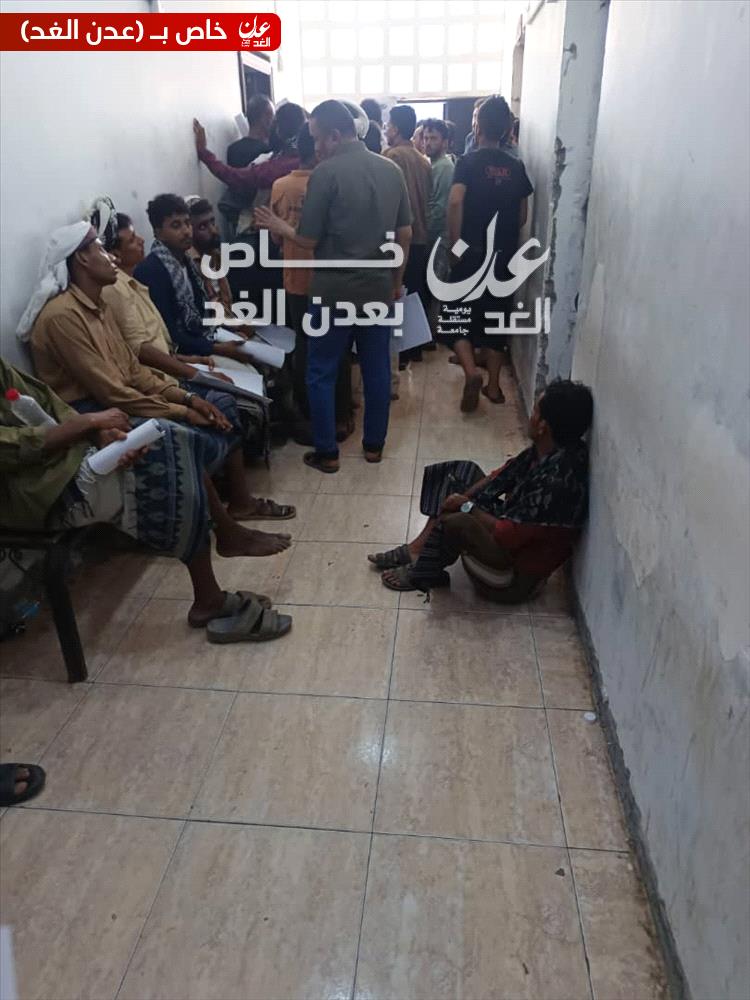 بطء الإجراءات في الأحوال المدنية بكريتر يثير شكاوى المواطنين