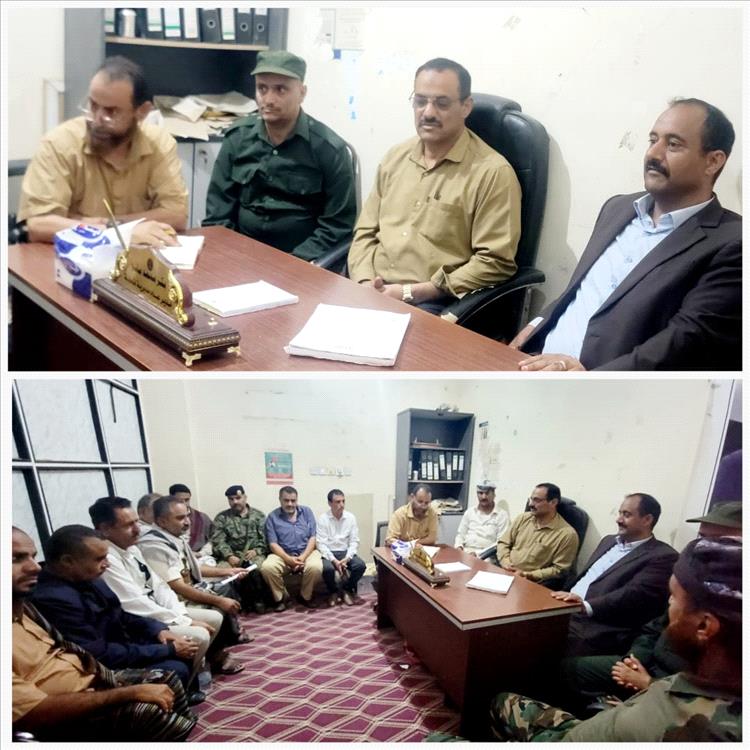 المدير بكر الشاعري يلتقي بالعميد عيدروس الثوير لمناقشة الأوضاع الأمنية بالمديرية