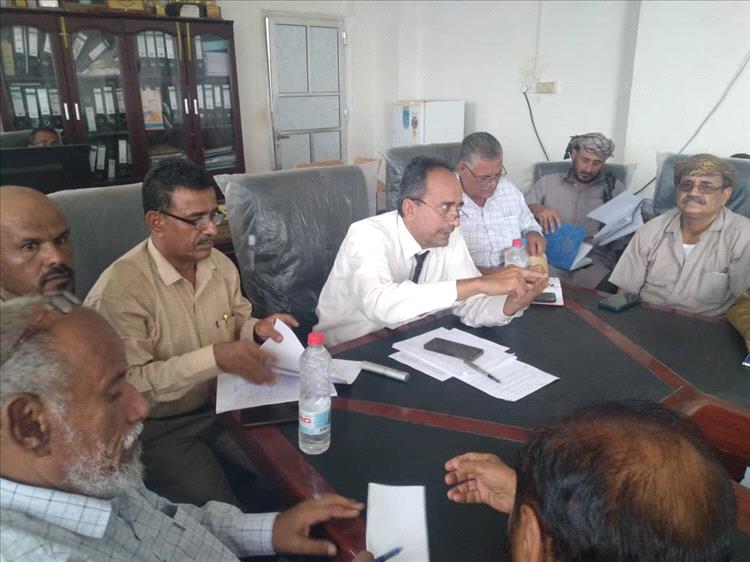 مدير عام تربية أبين يترأس الاجتماع الدوري لمدراء التربية بالمديريات وشعب وإدارات التربية بالمحافظة