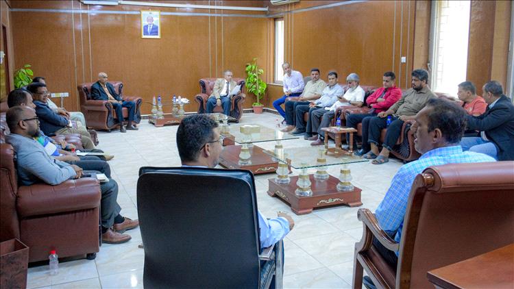 رئيس جامعة عدن يناقش سبل تحديث الموقع الإلكتروني وتعزيز حضور المجلات العلمية عالميًا