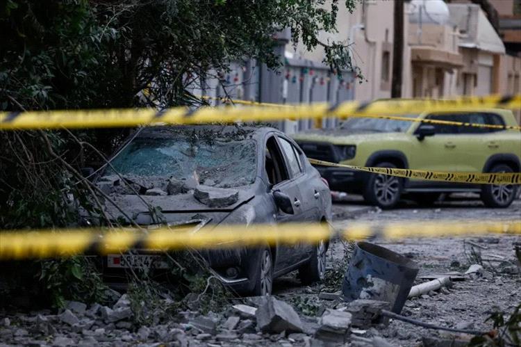 هجمات صاروخية وطائرات مسيّرة إيرانية تستهدف منشآت في دول الخليج