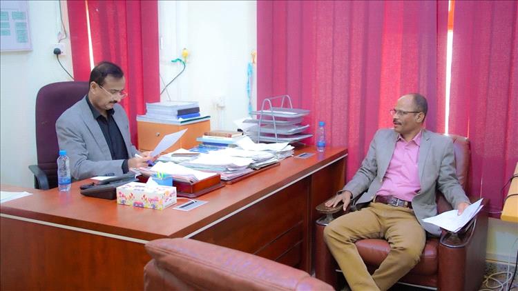 المحافظ بن الوزير يطّلع على الأوضاع العامة في مديرية نصاب